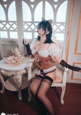 丰满女老板bd高清2