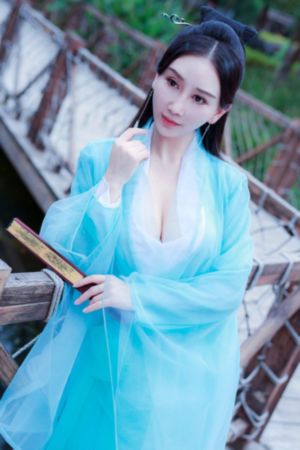 于子涵与摄影师的拍摄地点视频