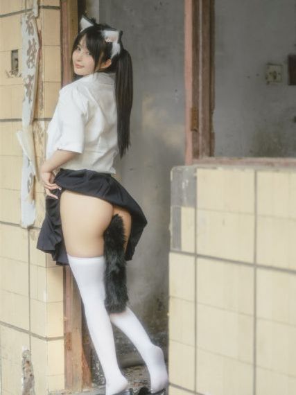 裙底野兽
