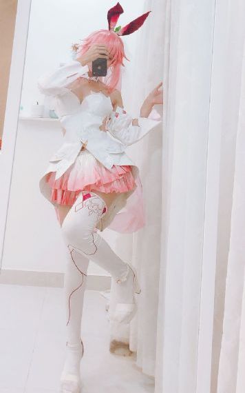 巨乳女士官